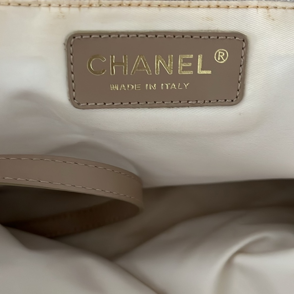 CHANEL Tote Bag New Travel
Line Beige Nylon - Picture 7 of 9